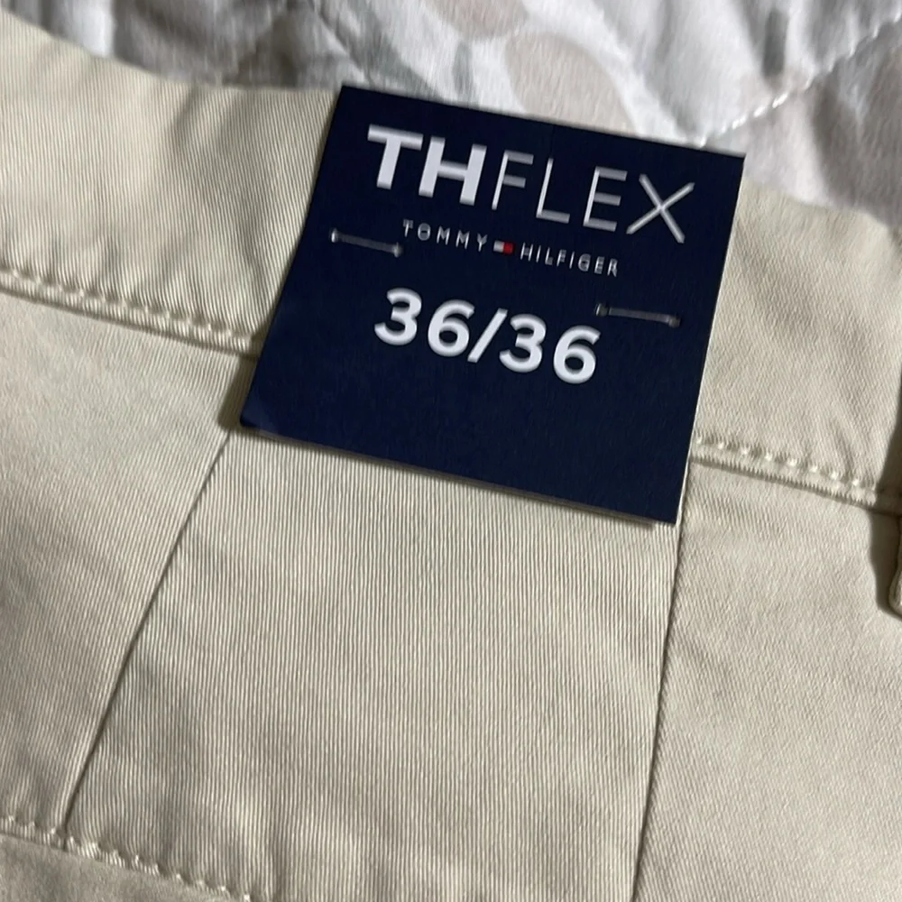 NWT Men’s Tommy Hilfiger khaki The Flex pants 36/36